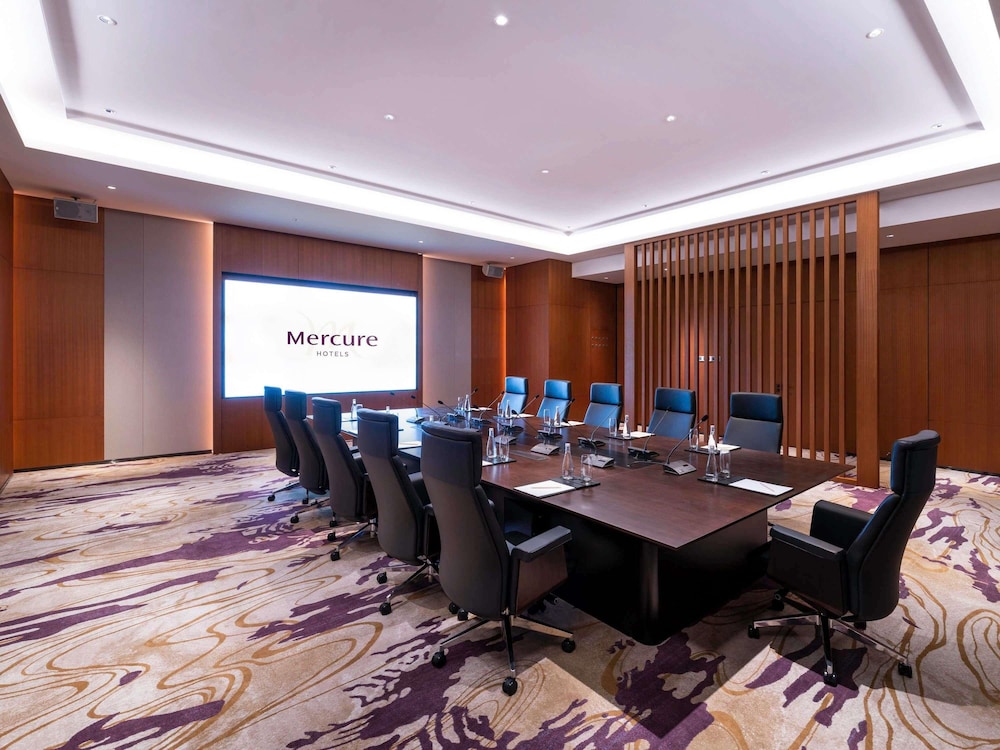 Mercure Shenzhen Pinghu 67/72