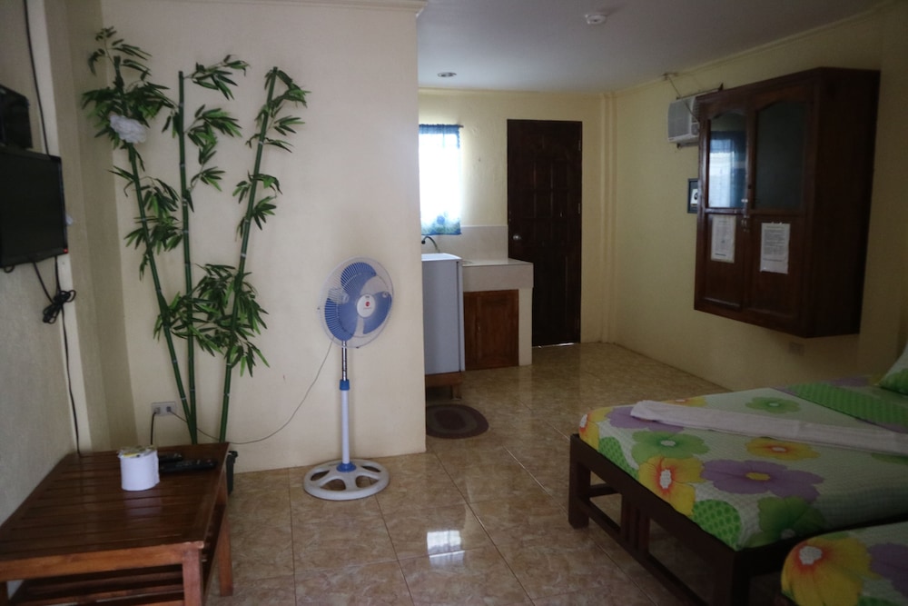 Golden Sam Resort 7/43