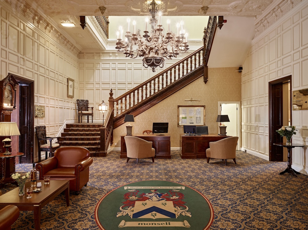 Dumbleton Hall Hotel 8/73