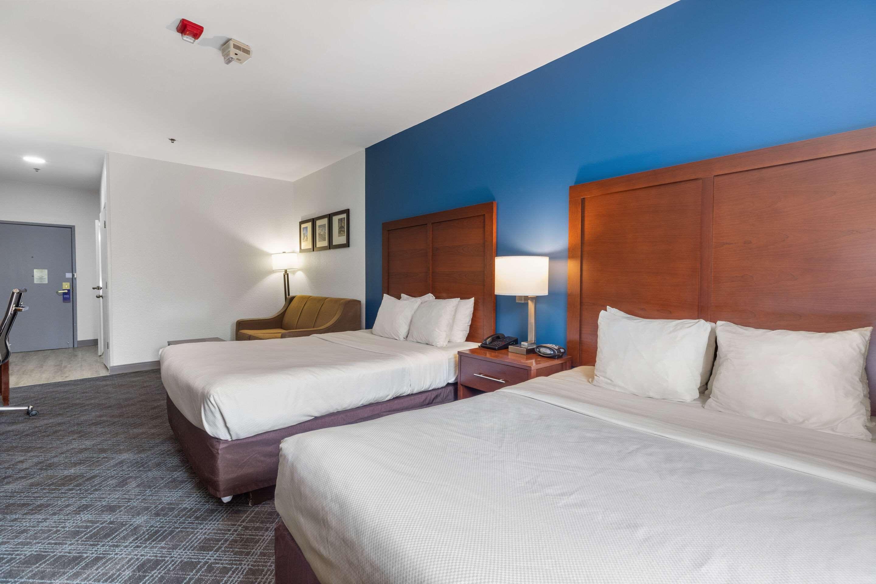 SUITE, 2 QUEEN BEDS, ACCESSIBLE