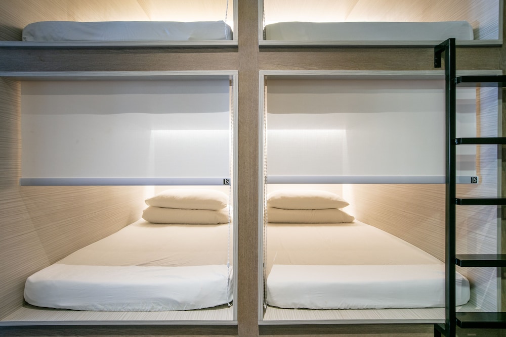 Galaxy Pods Capsule Hotel Boat Quay 23/39