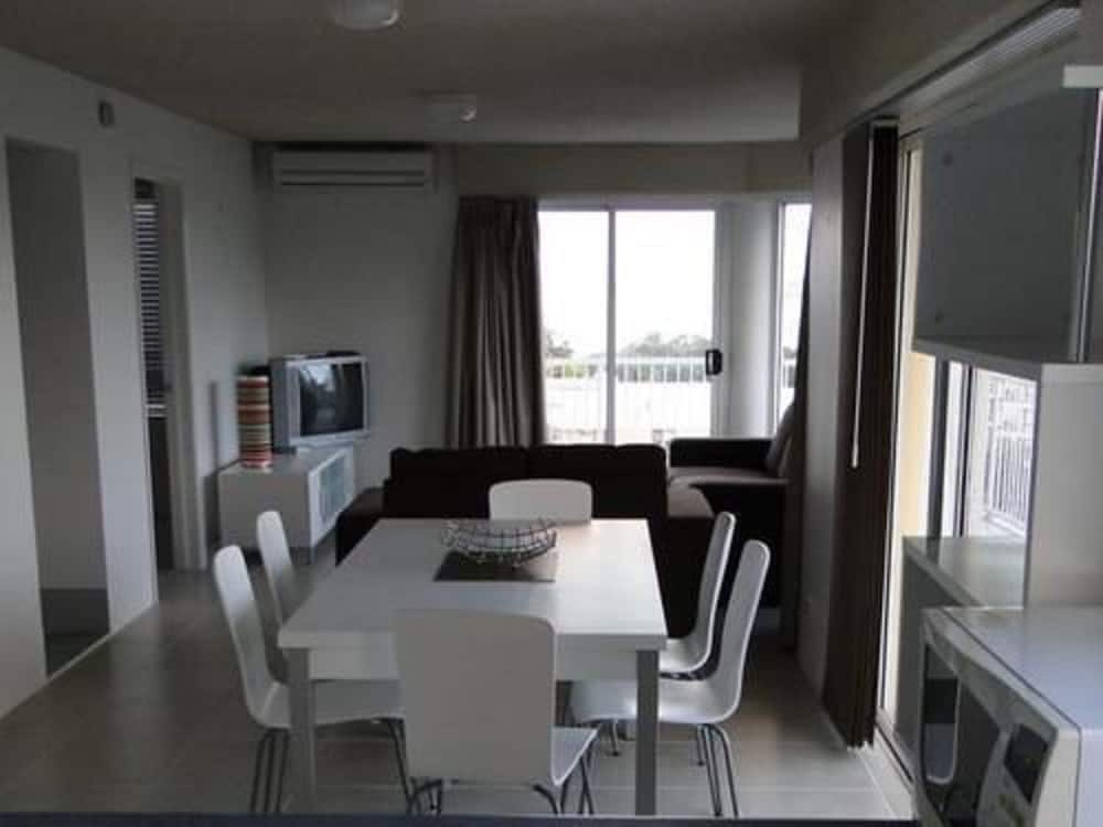 Bayviews and Harbourview Holiday Apartments 14/17