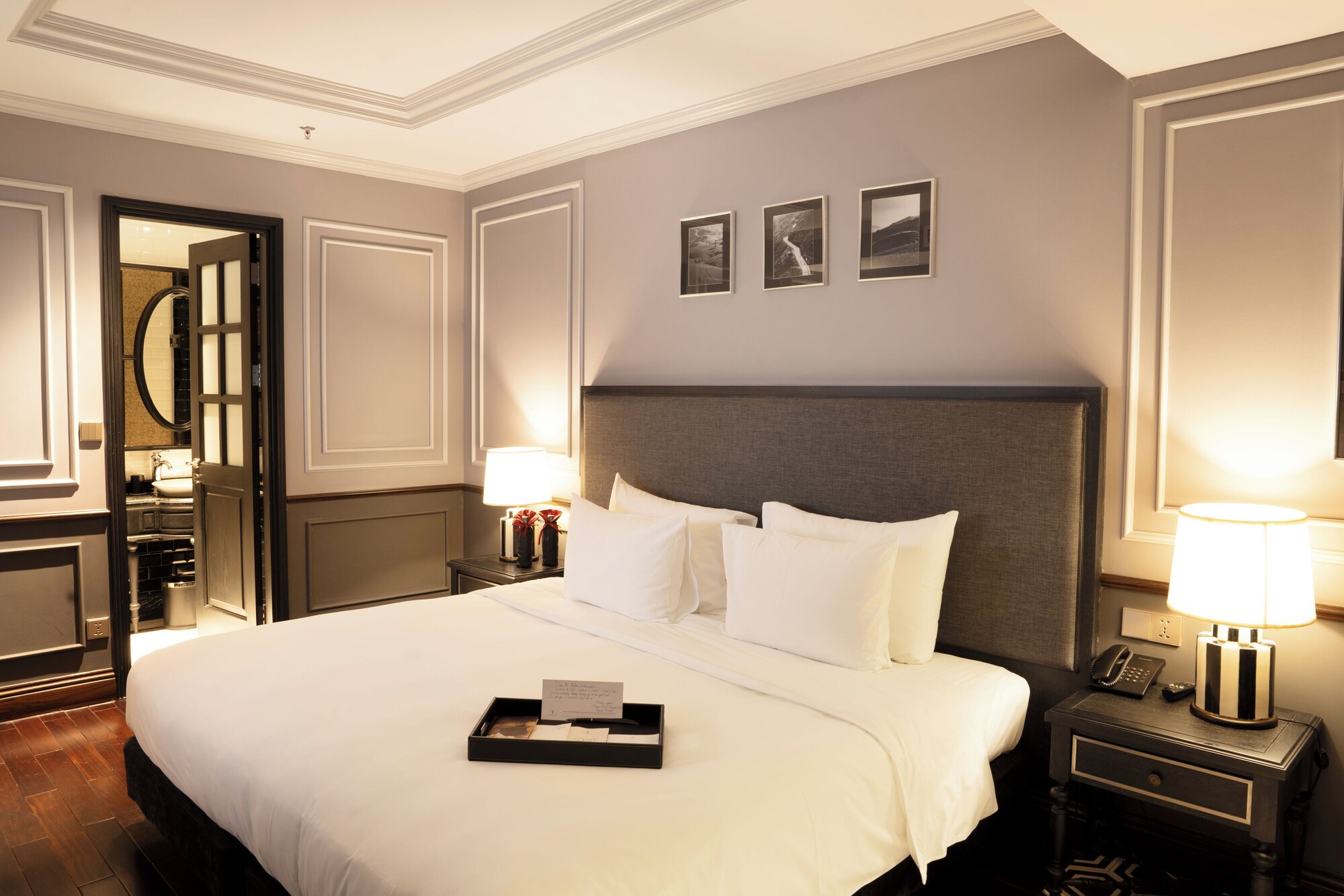 DELUXE, DOUBLE OR TWIN BED