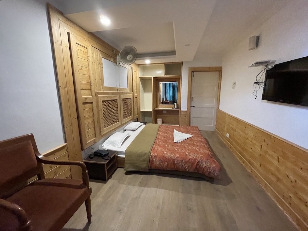Hotel SADAF 13/45