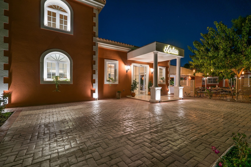 Aeolos Boutique Hotel & Suites 50/65