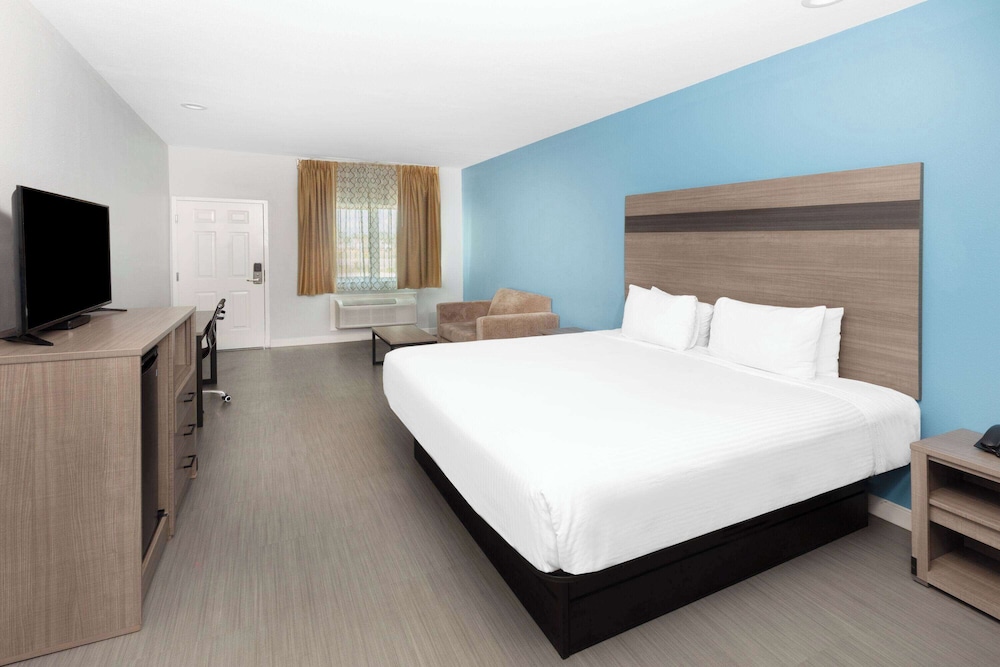 Baymont by Wyndham Freeport Texas 12/50