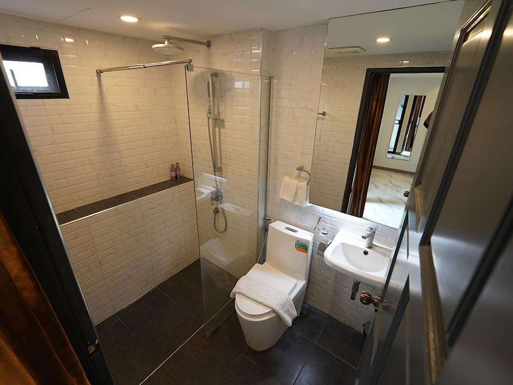 RoomQuest Sukhumvit36 BTS Thonglor (ex Ongkara Bangkok) 36/39