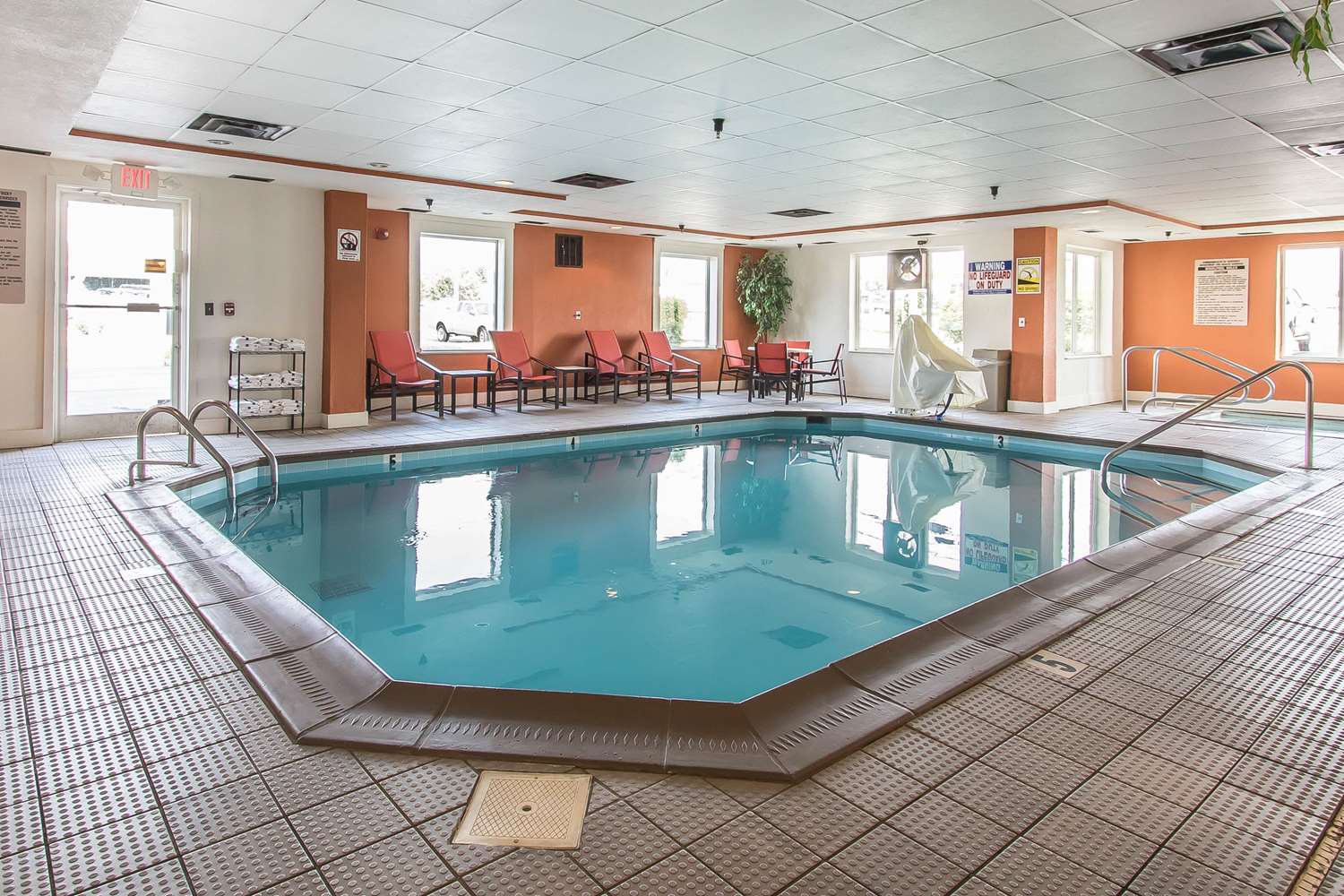 Comfort Suites Richmond, KY 25/43
