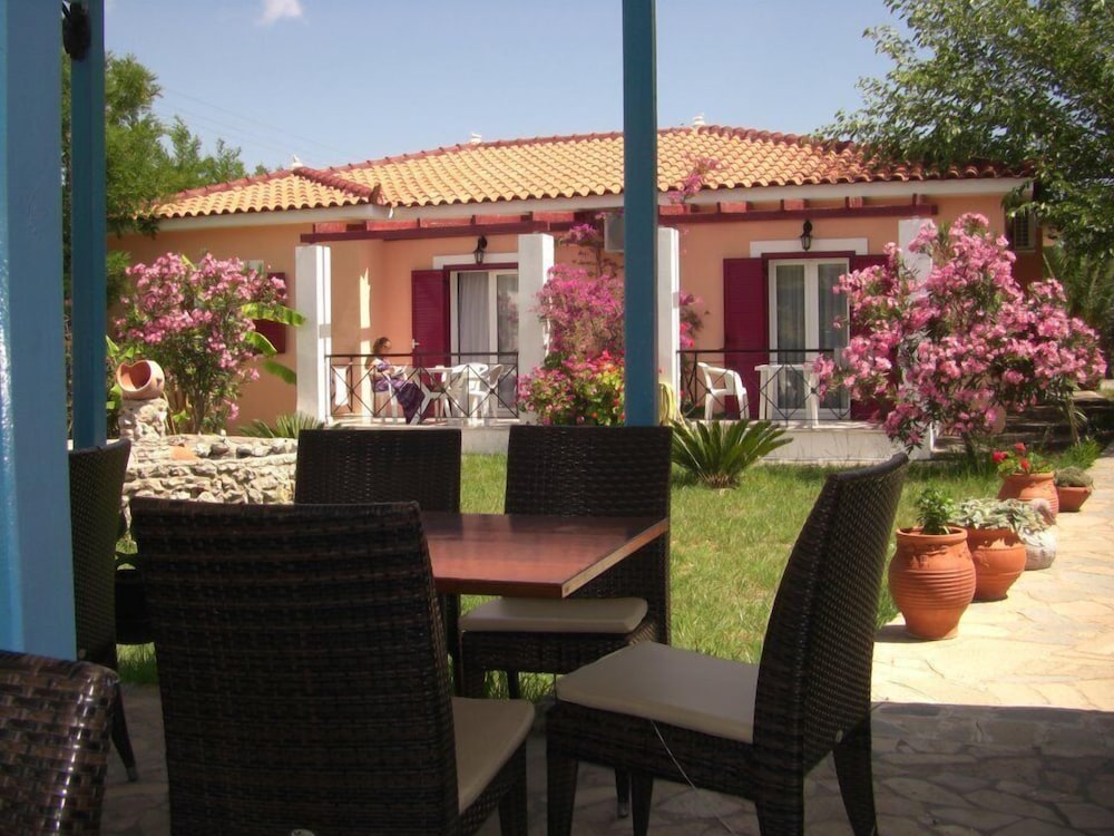 Zeus Hotel Ireon 17/42