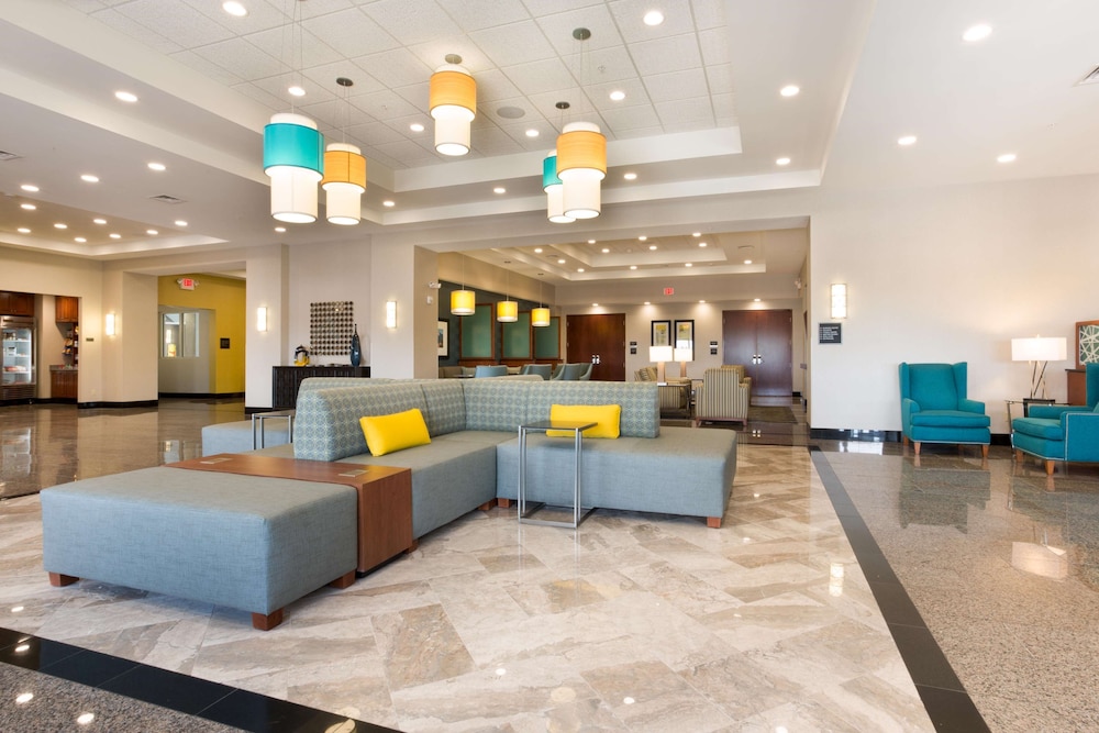 Drury Inn & Suites Colorado Springs 7/50