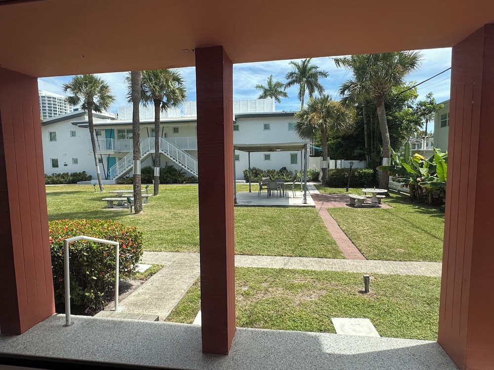 Rolo Beach Hotel 46/50