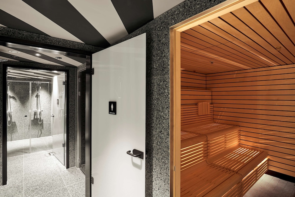 Scandic Frankfurt Hafenpark 32/64