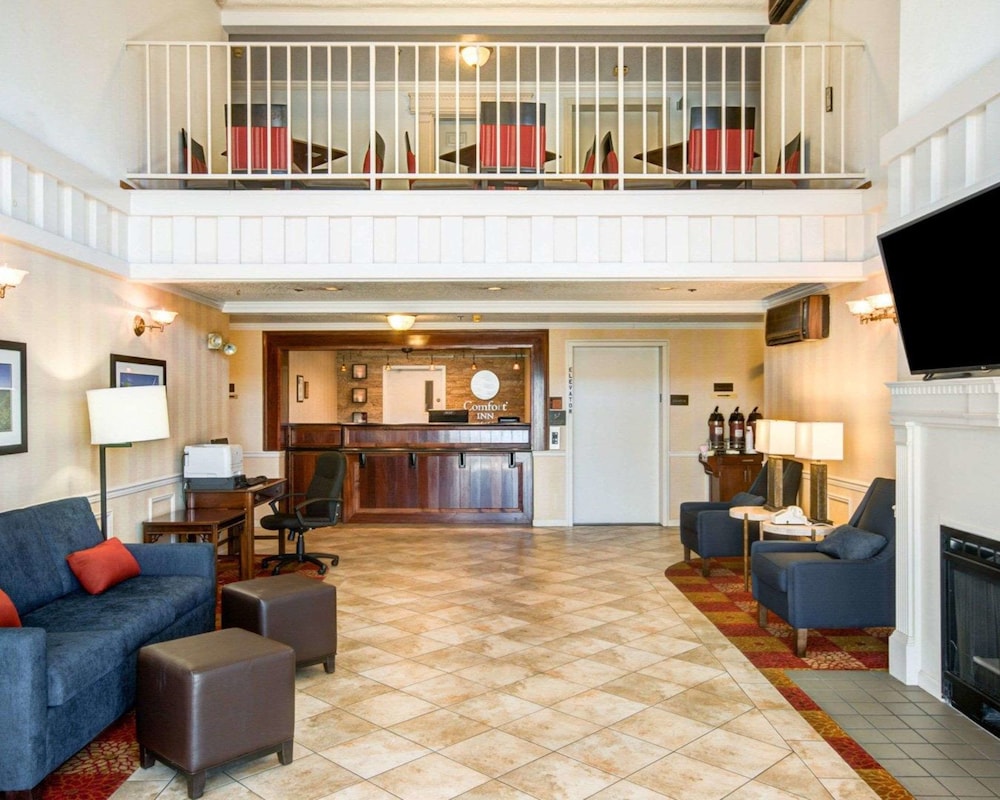 Comfort Inn Redding Near I-5 25/41