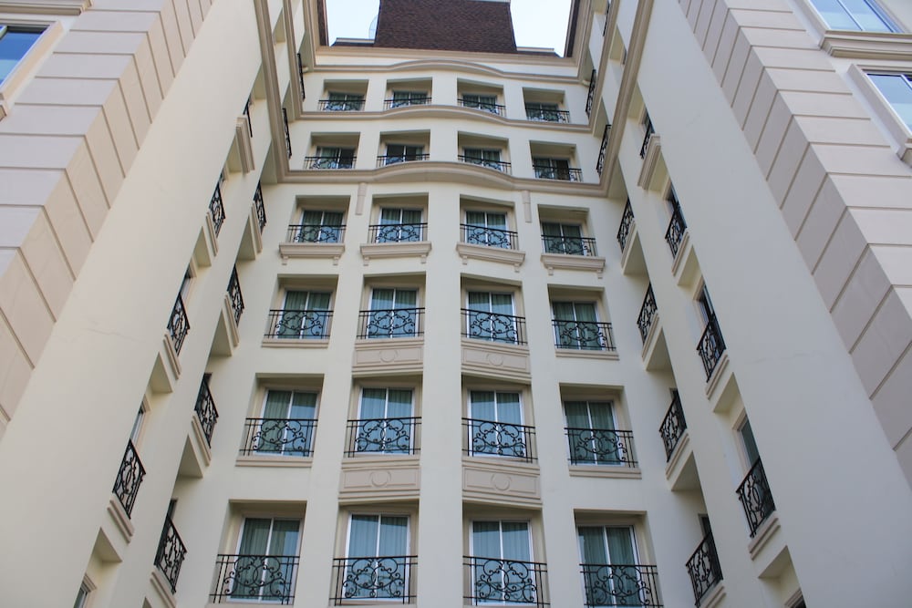 Romance Hotel Srinakarin 4/80