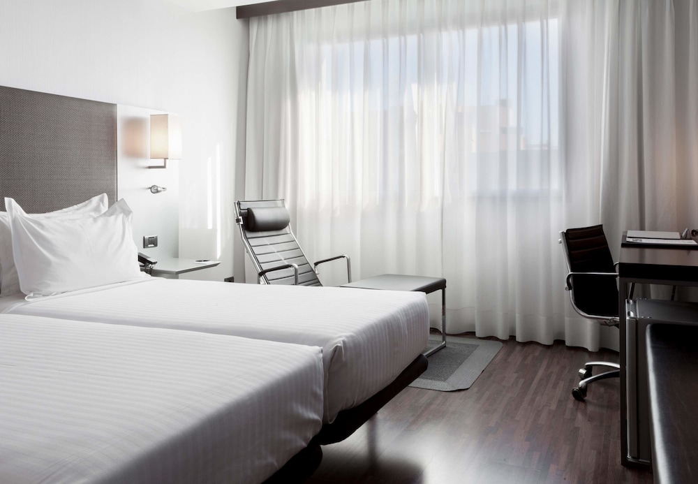 AC Hotel Alicante by Marriott 10/59