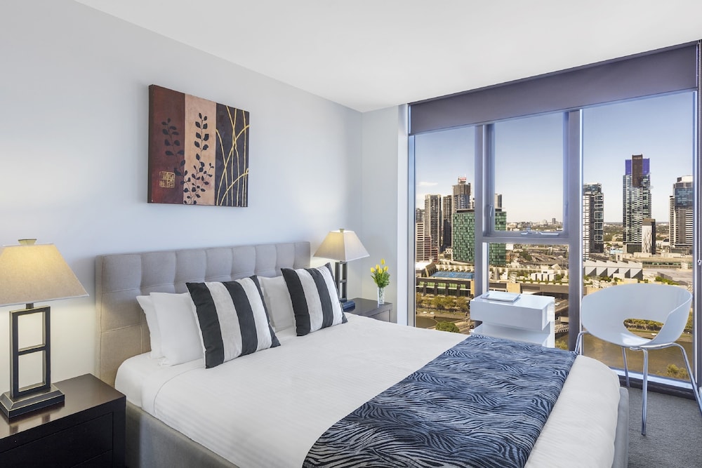 Aura On Flinders Serviced Apartment 18/78