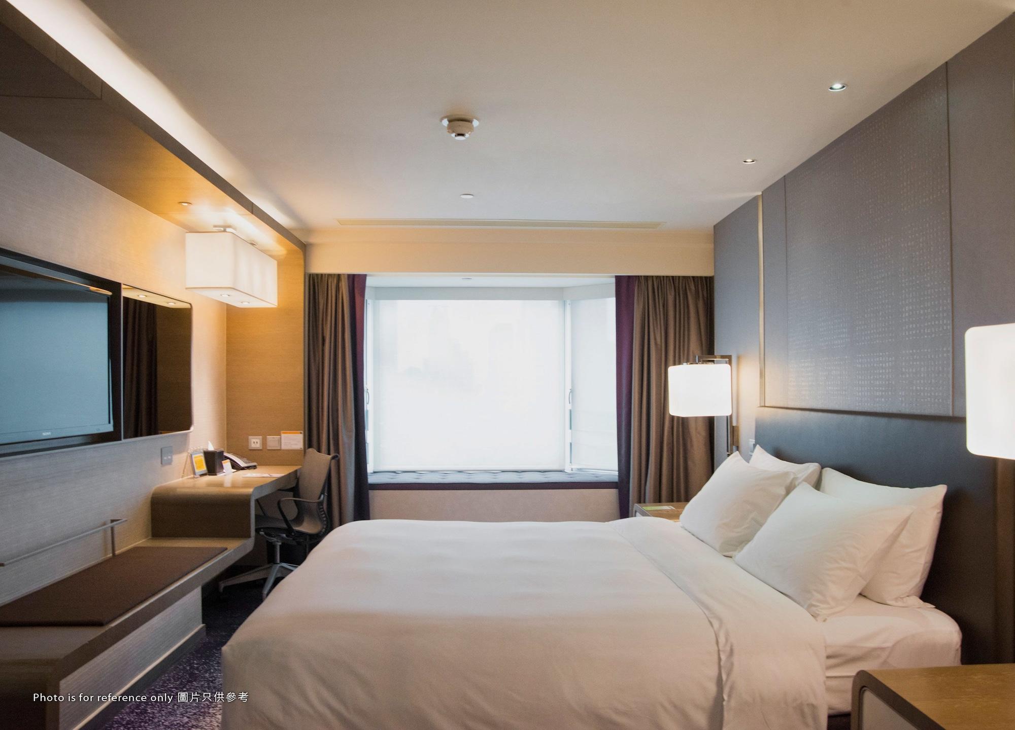 Plaza, Suite