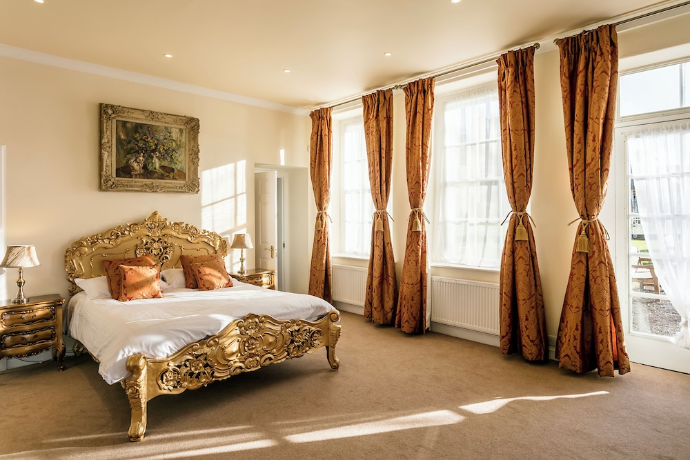 Honeymoon, Suite, King Bed, River View, Garden Area