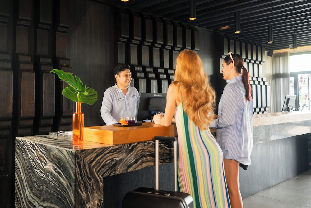 HOTEL IKON PHUKET 12/76