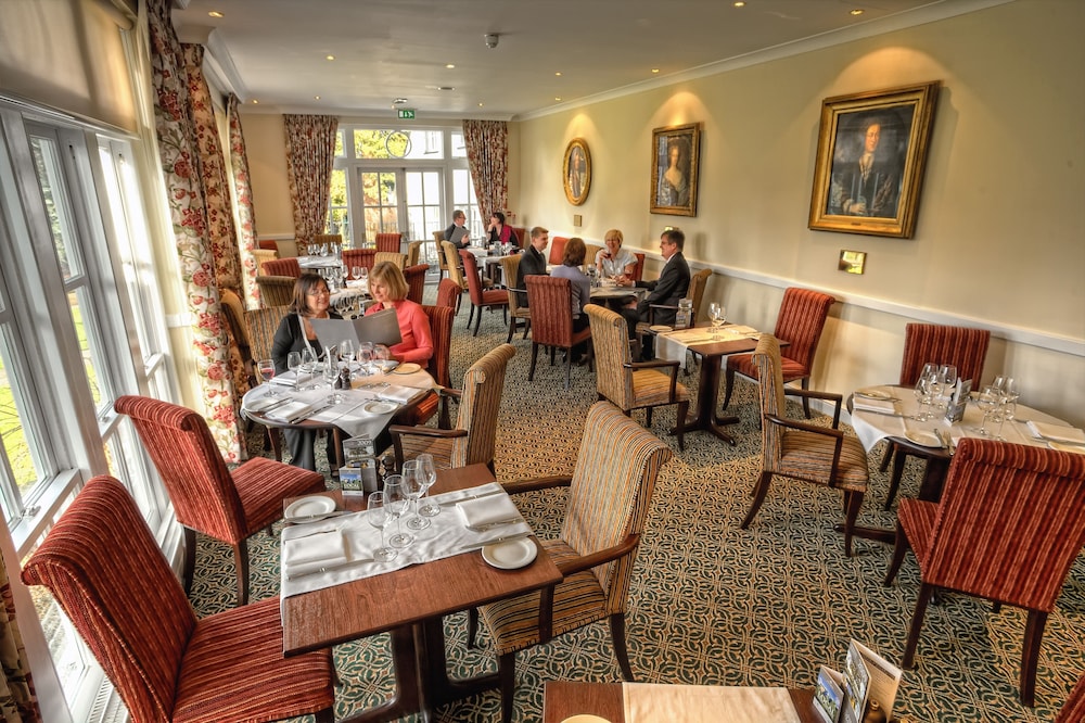 West Lodge Park Hotel 36/42