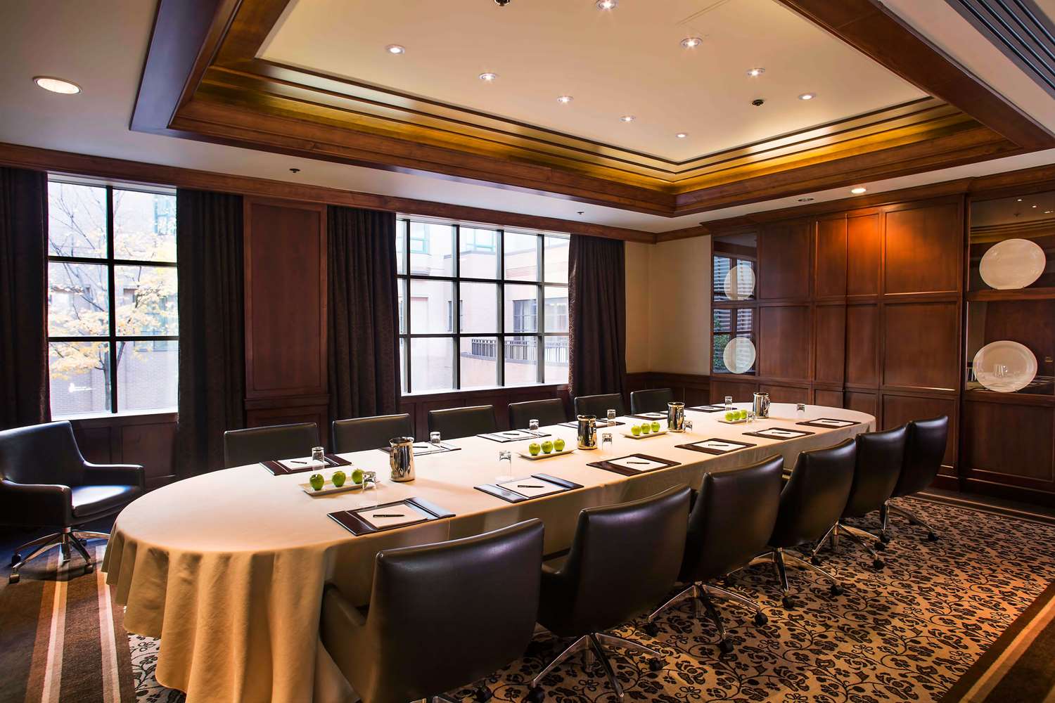 The Yorkville Royal Sonesta Hotel Toronto 50/55