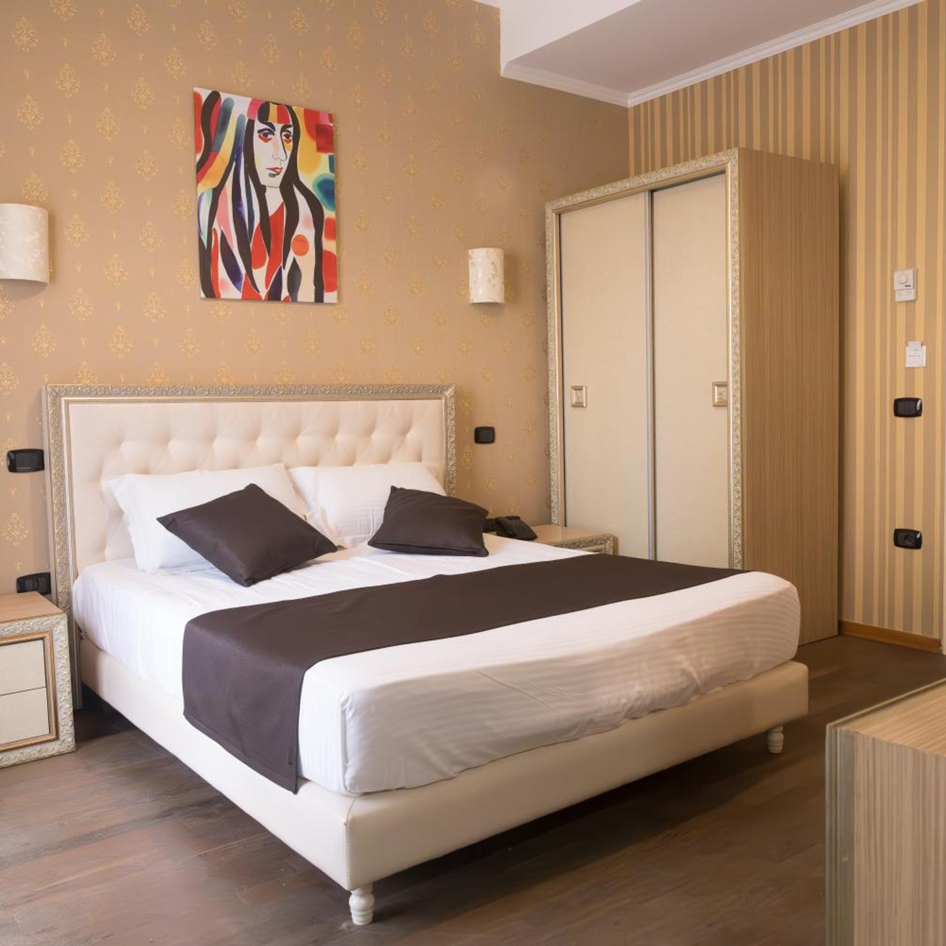 Amh Hotel 37/88
