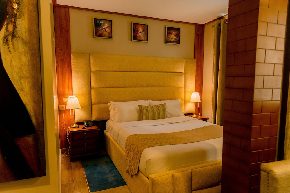 Legend Hotel 38/59