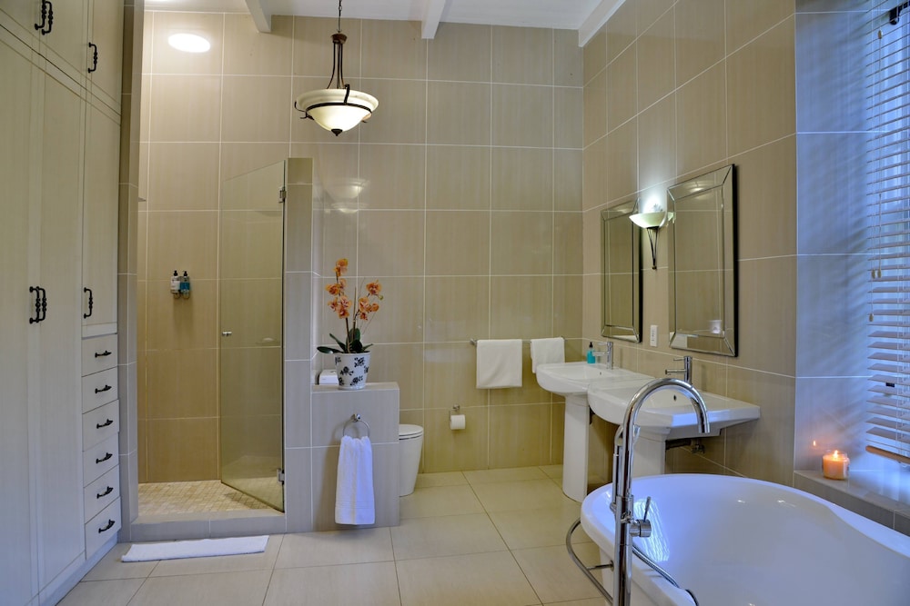 فيلا بريميير بسرير كينج وسرير كوين، Val Du Charron Coach House 8/8