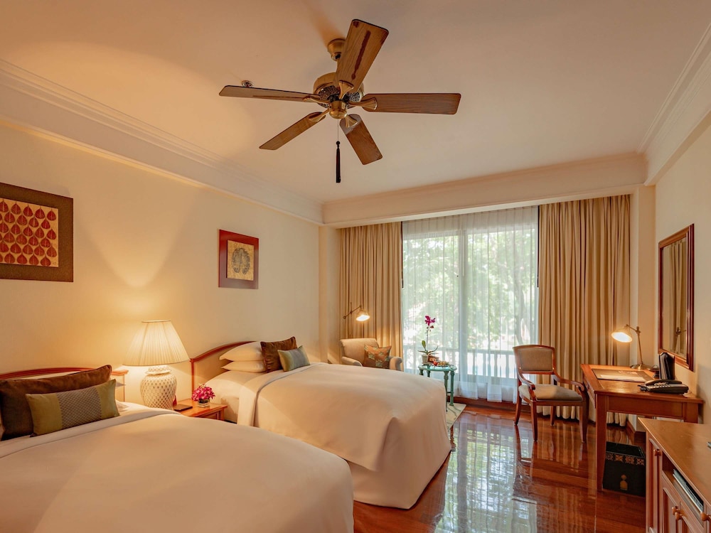 Superior, Single, Twin Beds