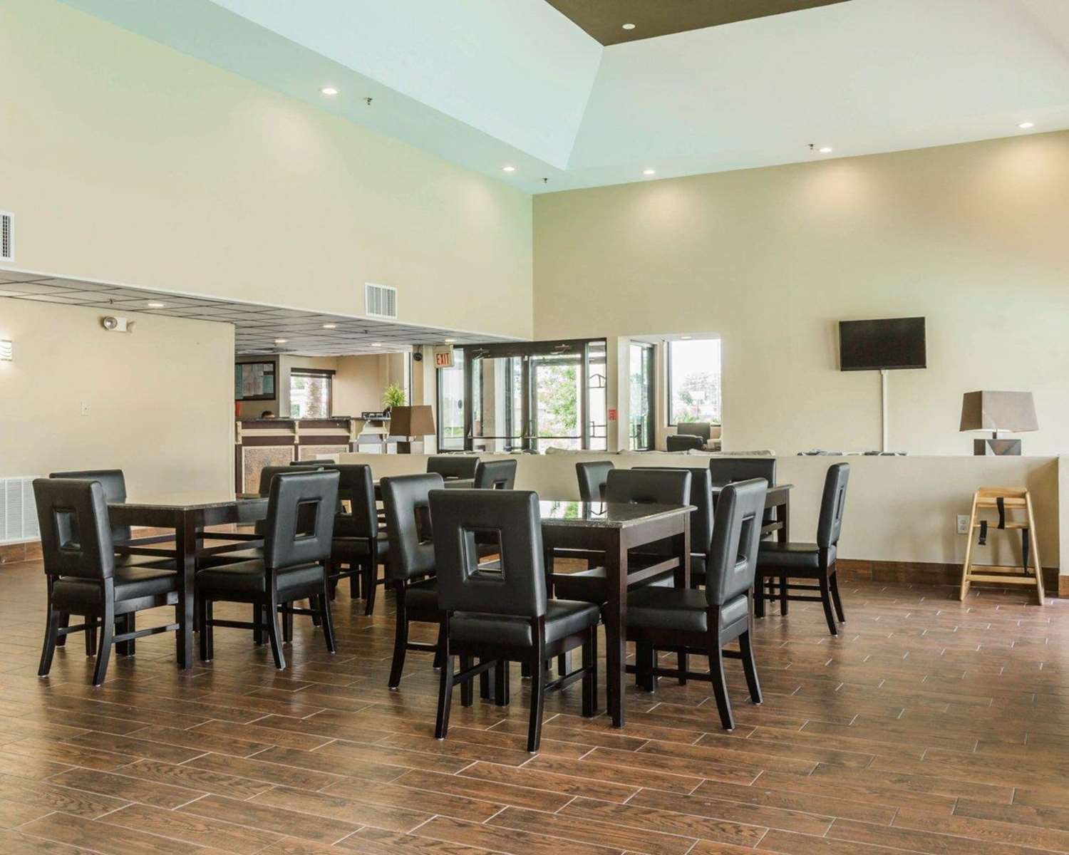 Quality Inn & Suites North Montgomery 29/34