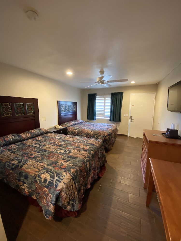 Studio6 Hemet, CA 33/51
