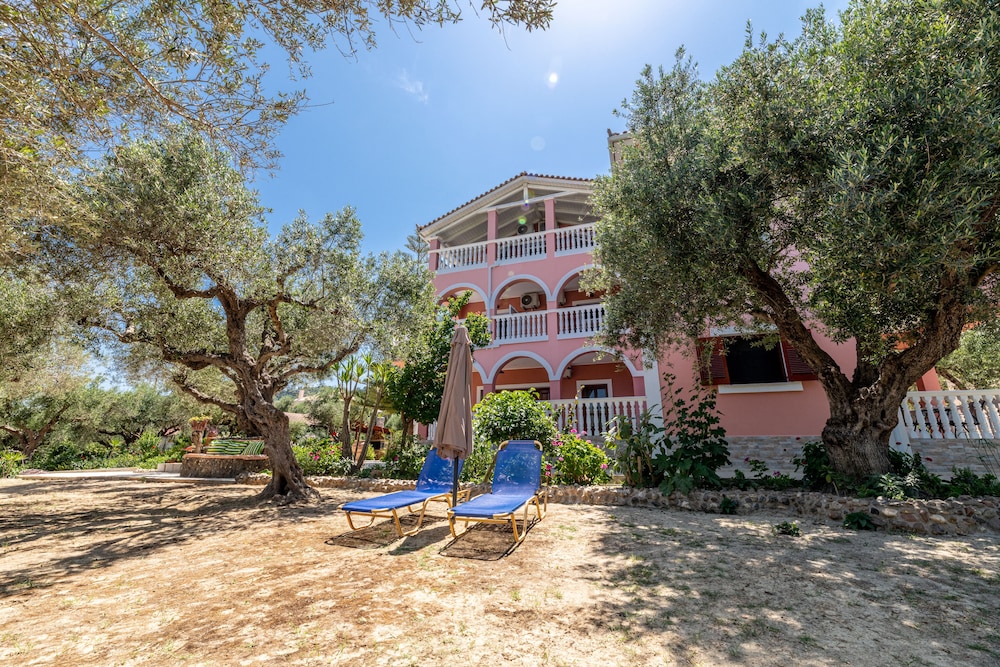 Arazzo Holiday Apartments 39/50