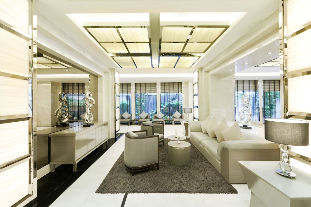 Centre Point Hotel Chidlom 38/68