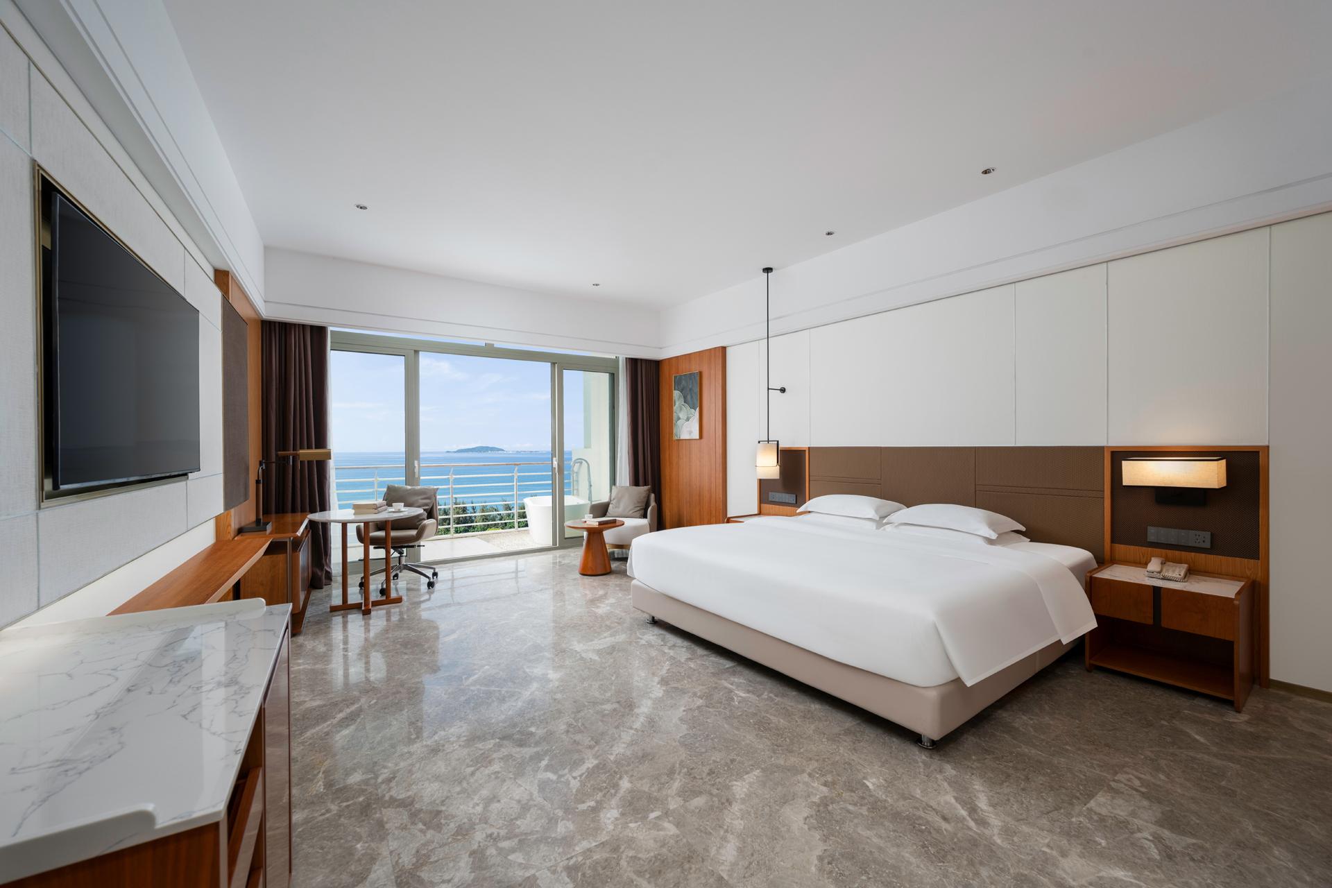 Ocean, Deluxe, King Bed, with View, Balcony