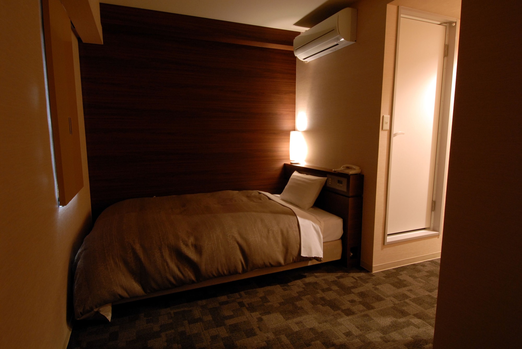 Room, Semi Double Bed