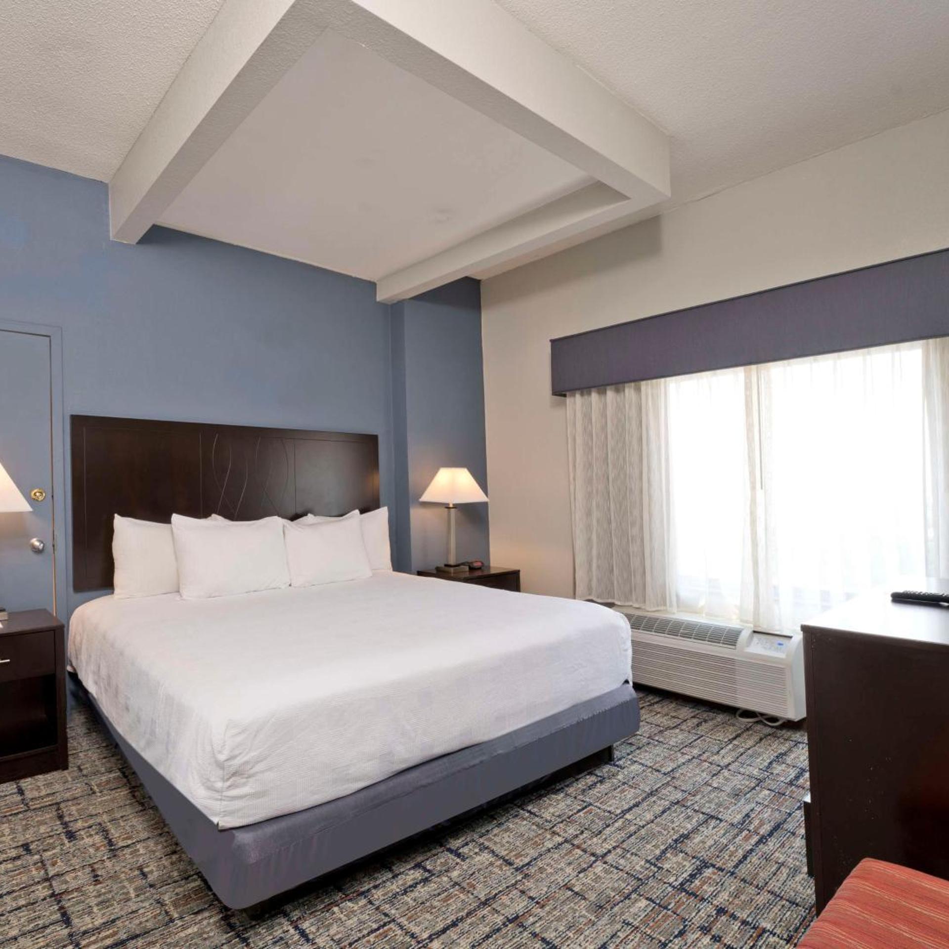 جناح تنفيذي بسرير كينج، Best Western Plus Hotel & Conference Center 5/7