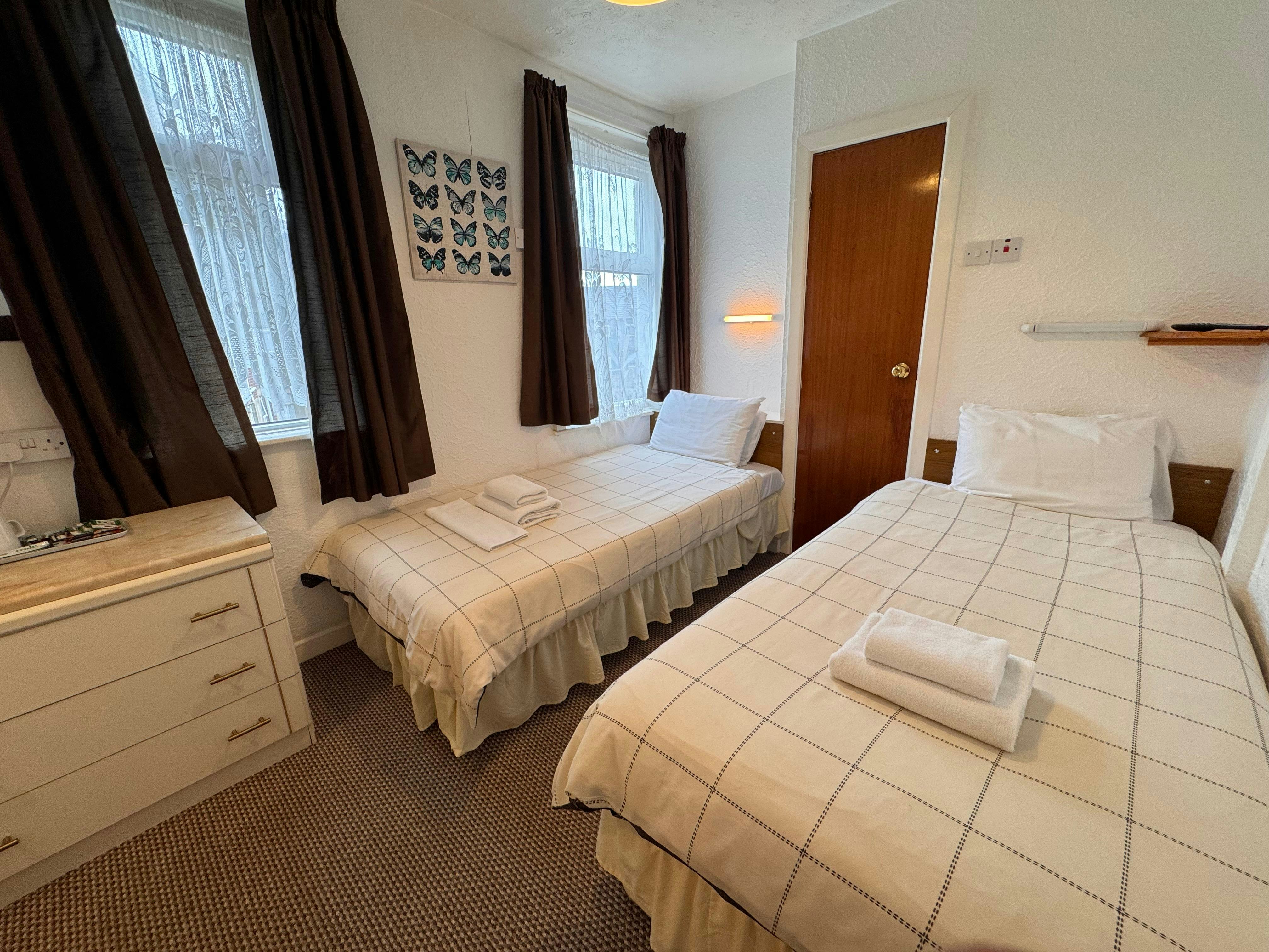 STANDARD TWIN ROOM