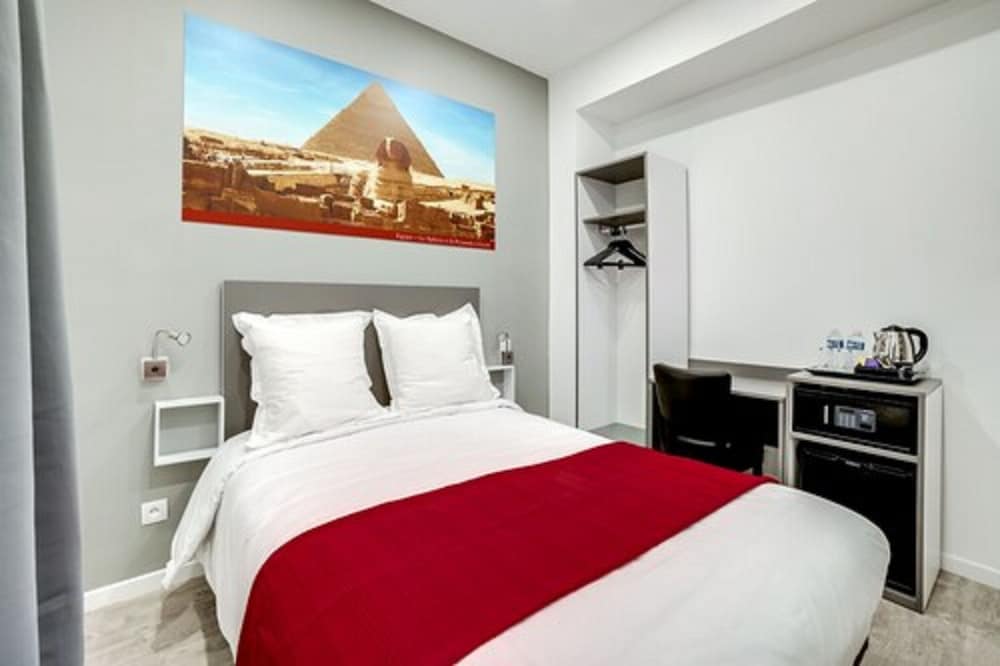 Paris Hotel Clichy 13/36