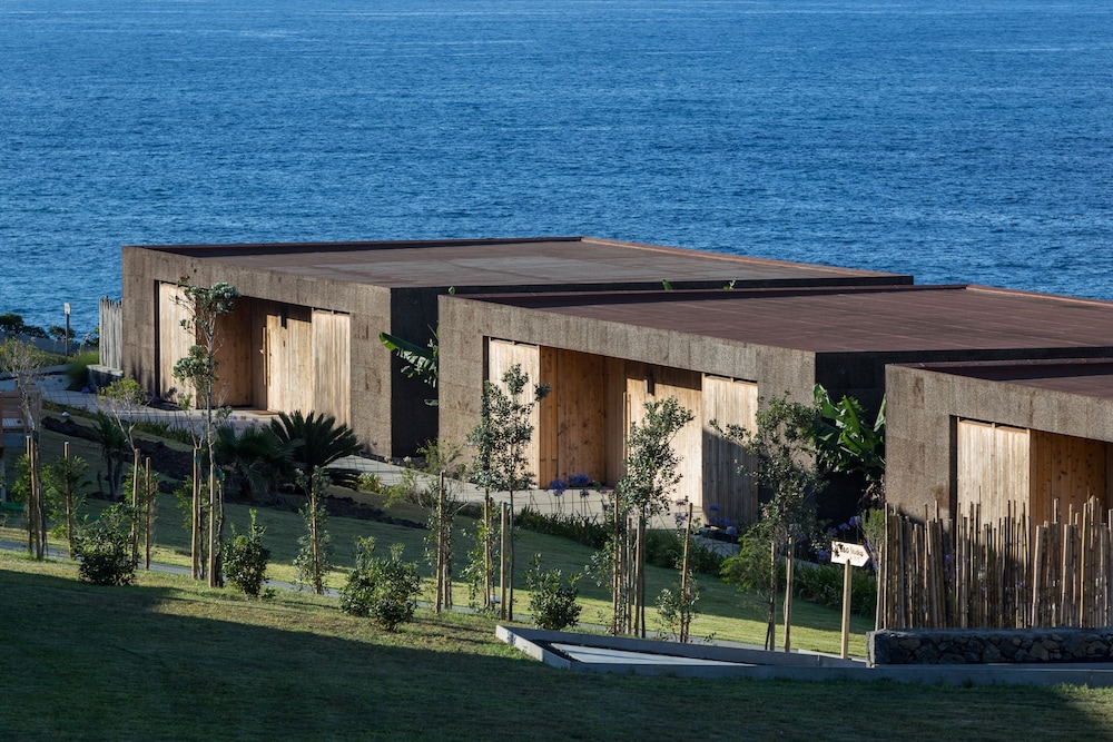Santa Barbara Eco-Beach Resort 2/50