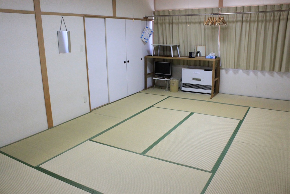 Minshuku Akiba 16/28