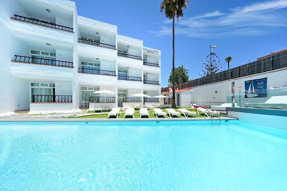 Atlantic Sun Beach - Gay Men Only 4/50