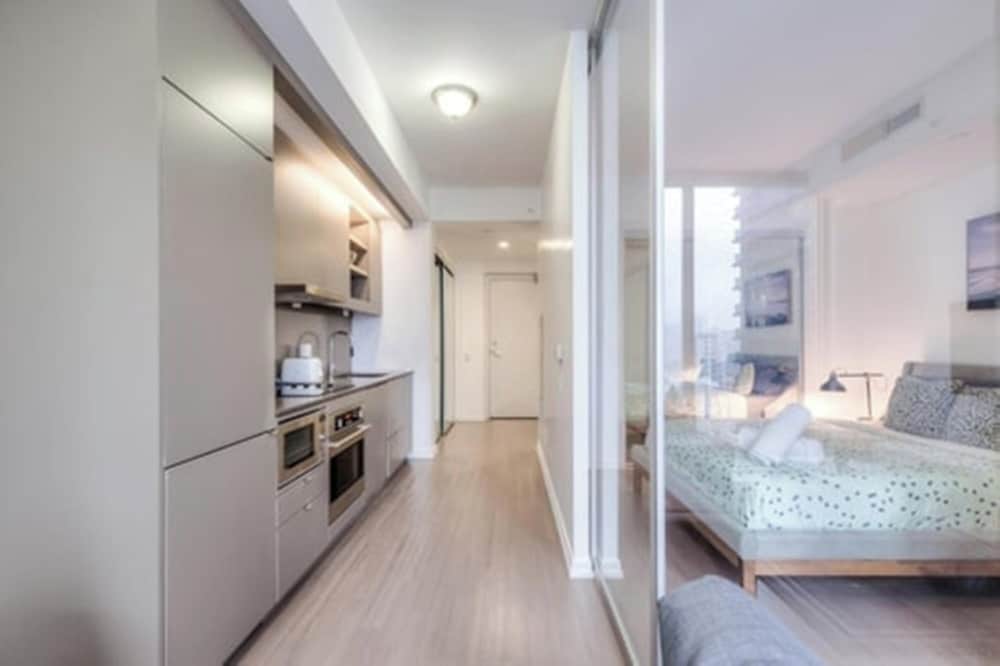Peter Street Downtown Toronto Suites 12/13