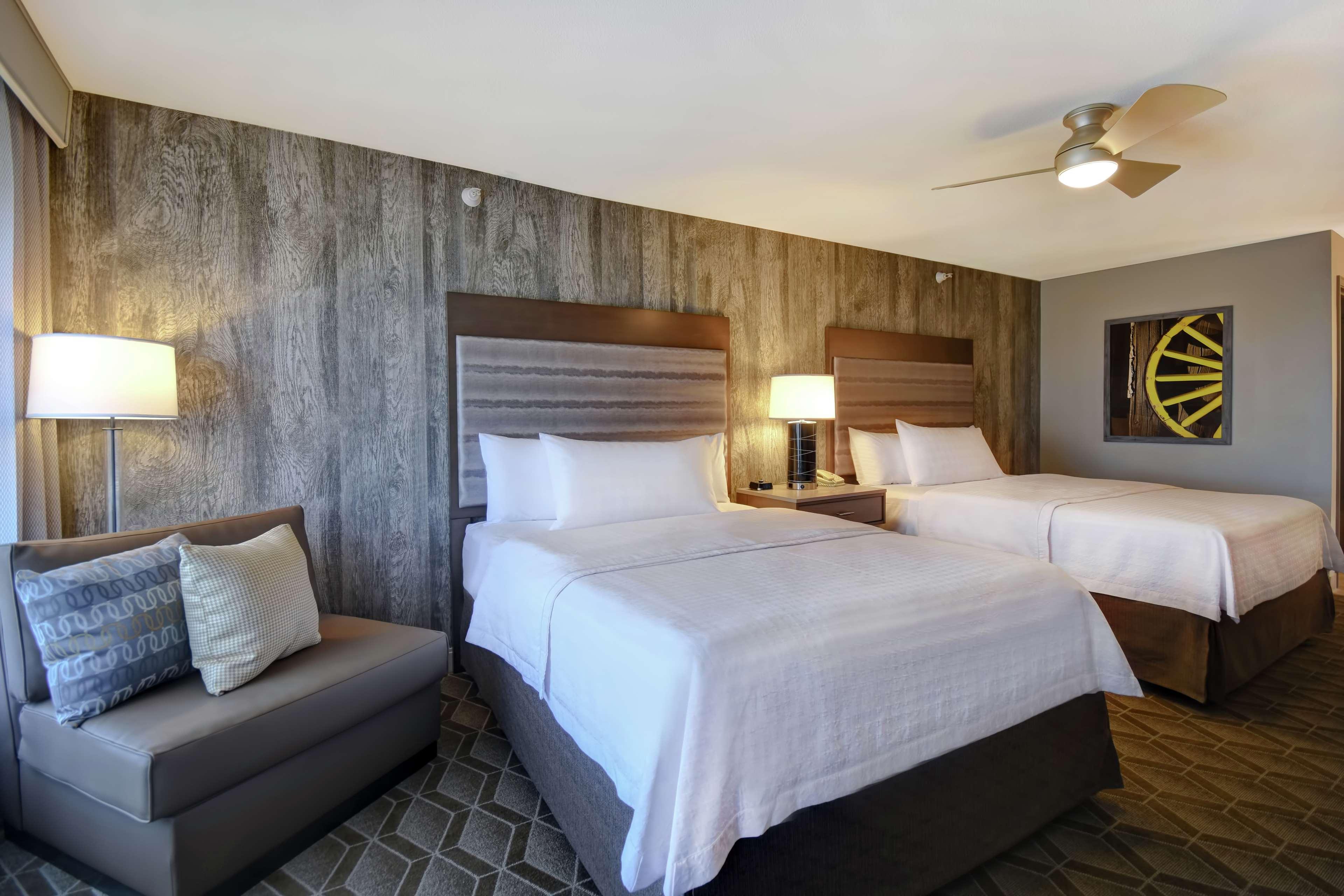 1 BEDROOM, SUITE, KING BED, JETTED TUB