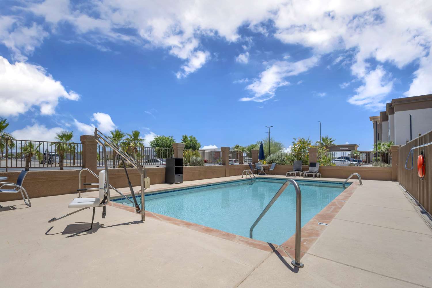 Best Western Parker Inn 16/18