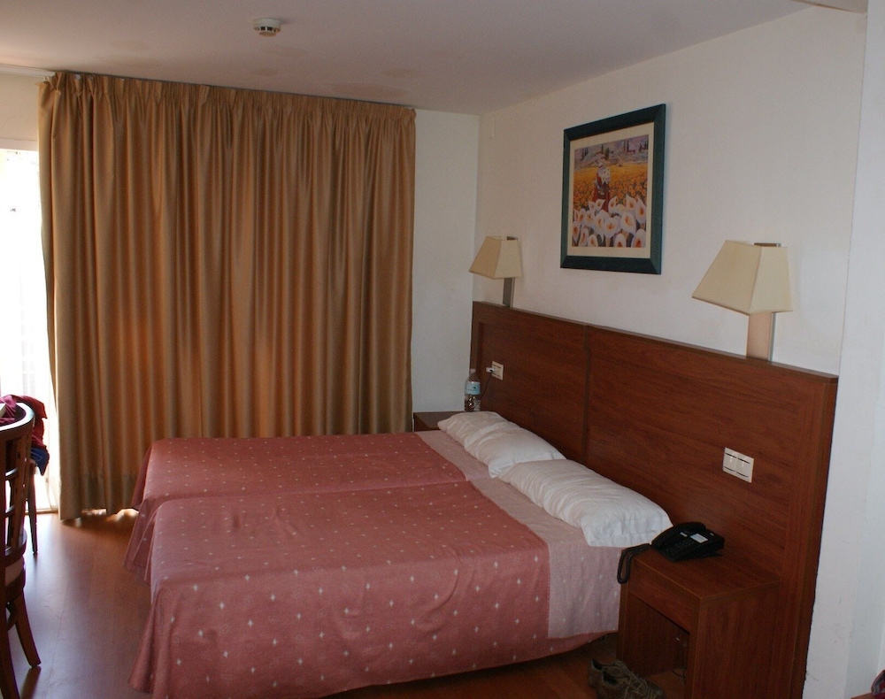 Mayna Hotel 5/26