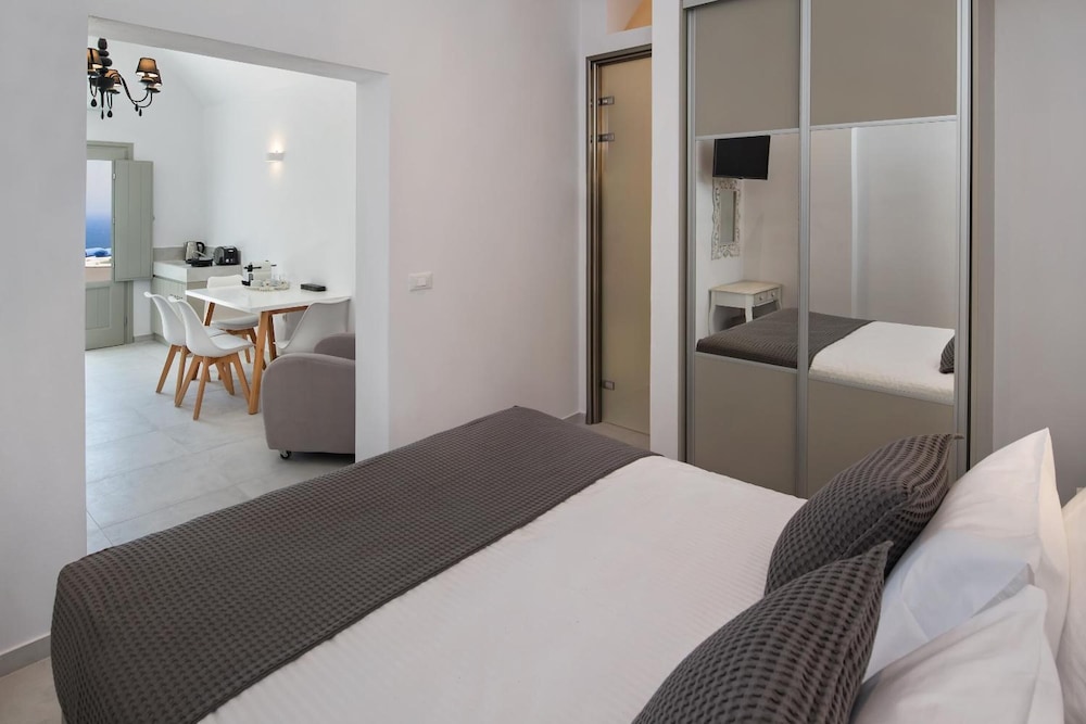 Altemar Suites 9/29
