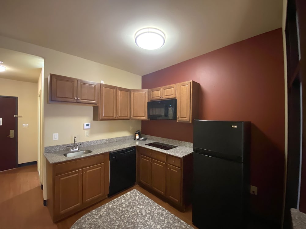 Comfort Suites At Lake Worth 12/47
