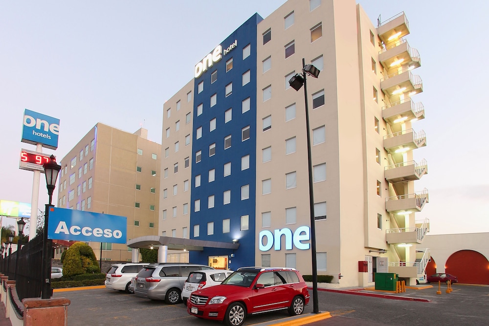 One Queretaro Plaza Galerias 1/62