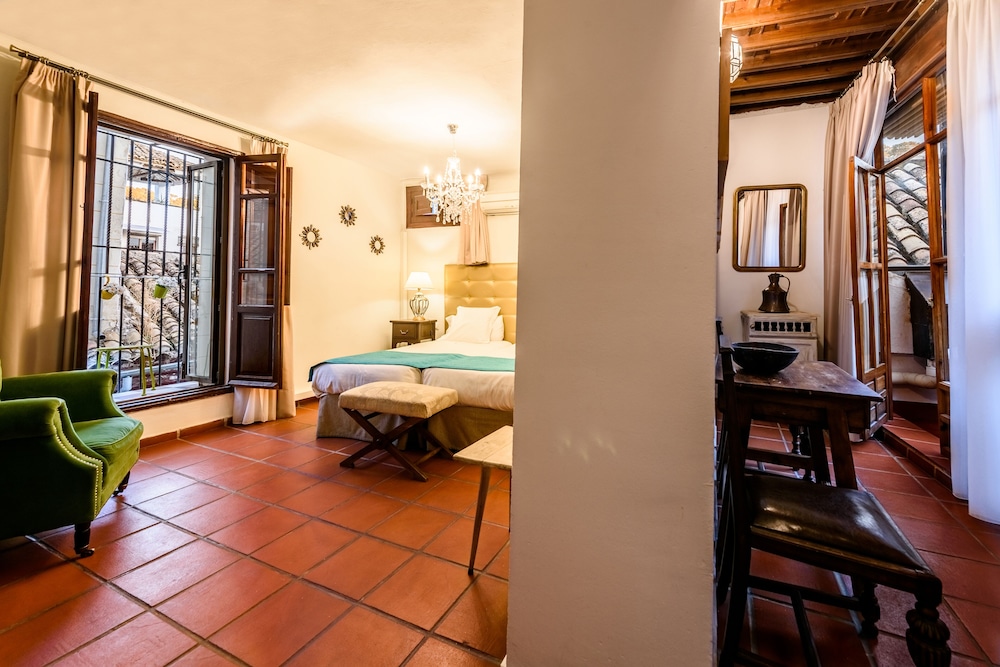 Hotel Palacio de Santa Ines 53/75