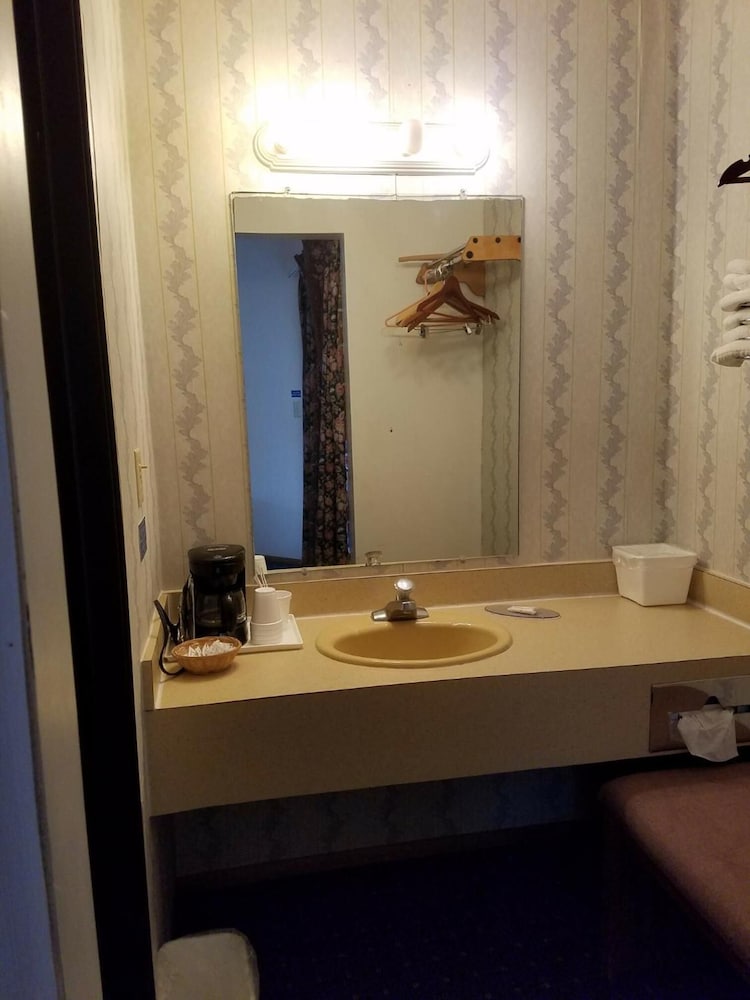 Great Lakes Inn 10/62